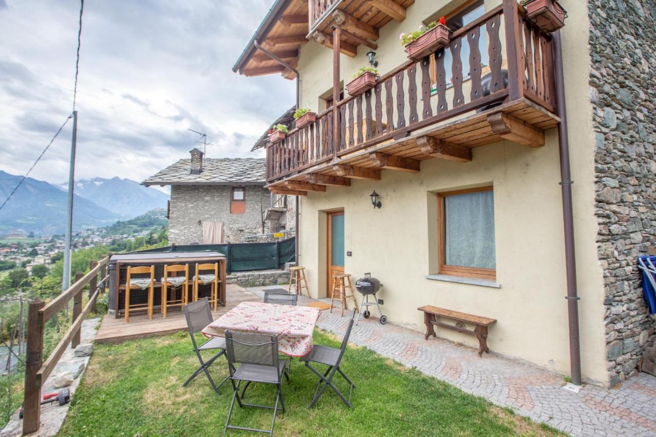 Casa Alpina - Sarre Apartment Aosta Ngoại thất bức ảnh