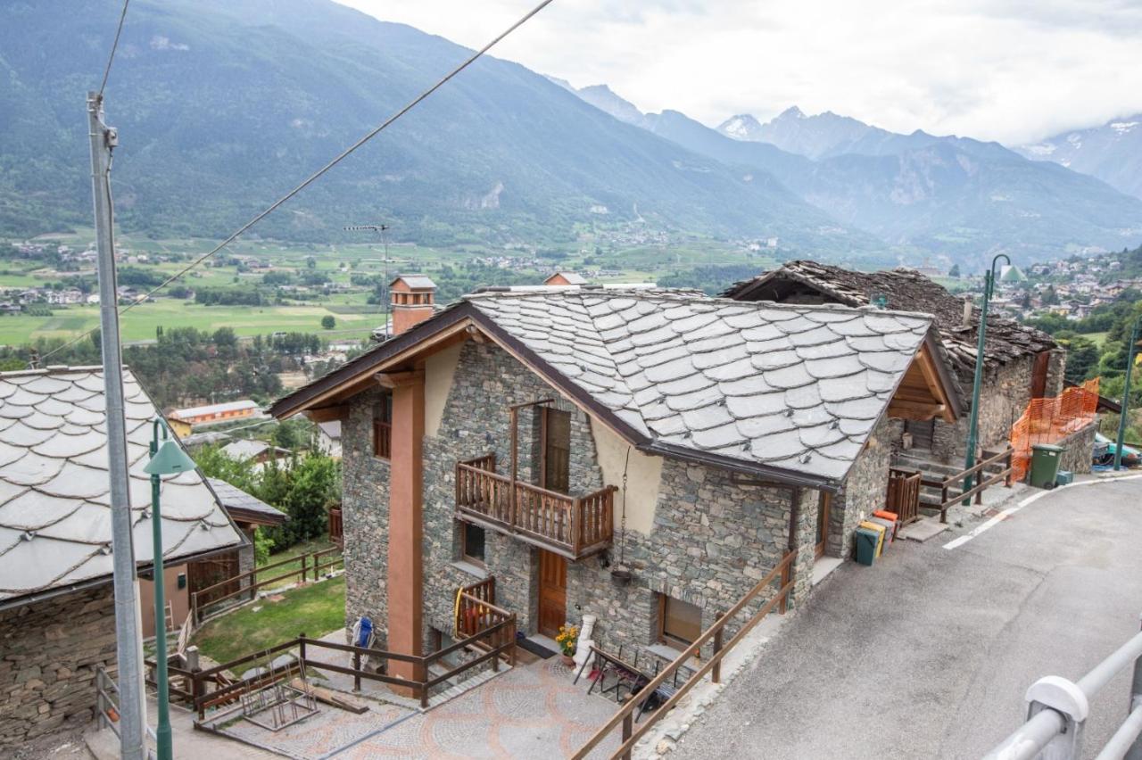 Casa Alpina - Sarre Apartment Aosta Ngoại thất bức ảnh