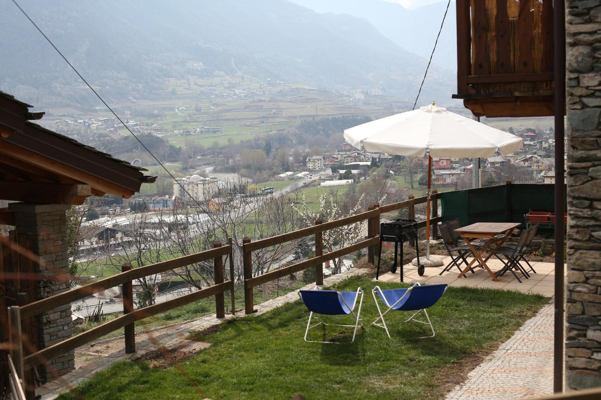 Casa Alpina - Sarre Apartment Aosta Phòng bức ảnh